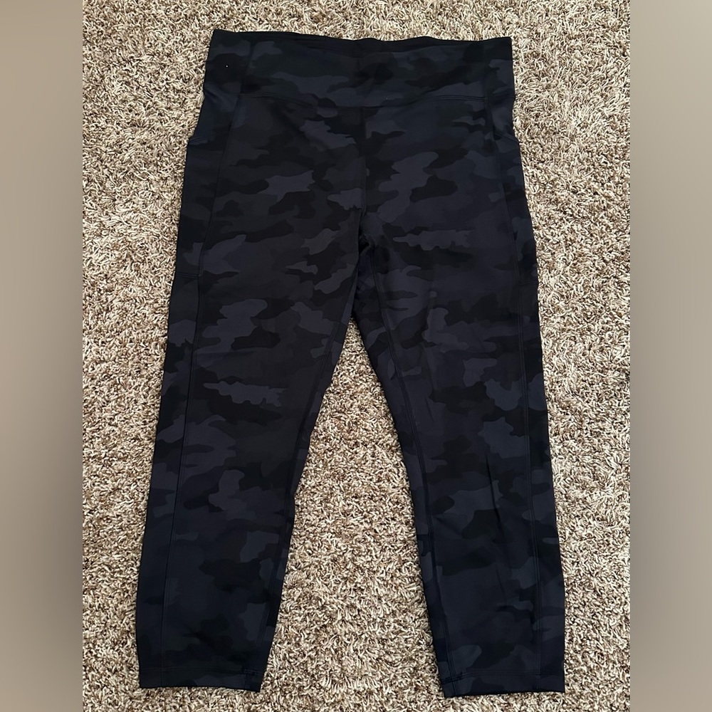 Lululemon Black Camouflage 7/8 Leggings